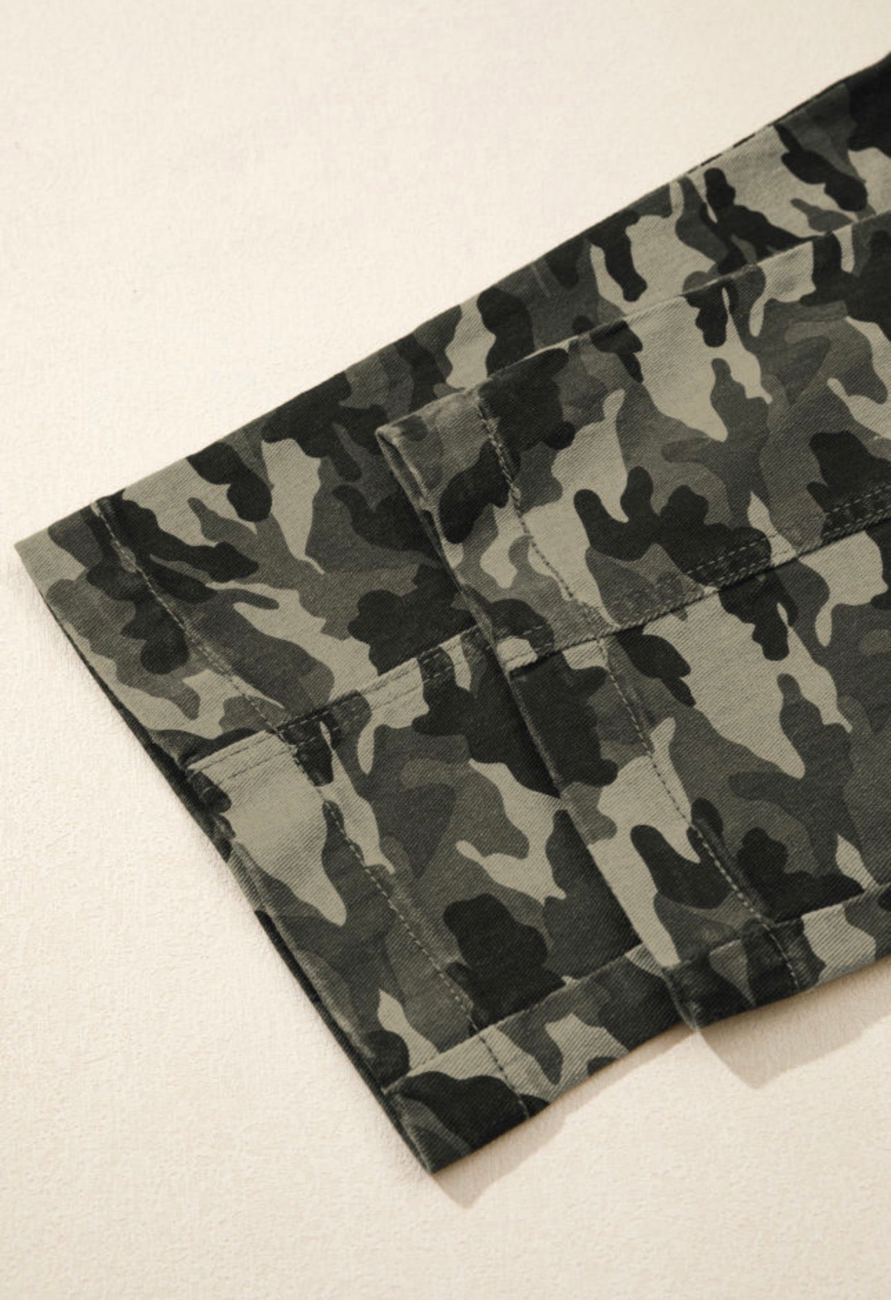 Camouflage Print Multi Pocketed Denim Pants