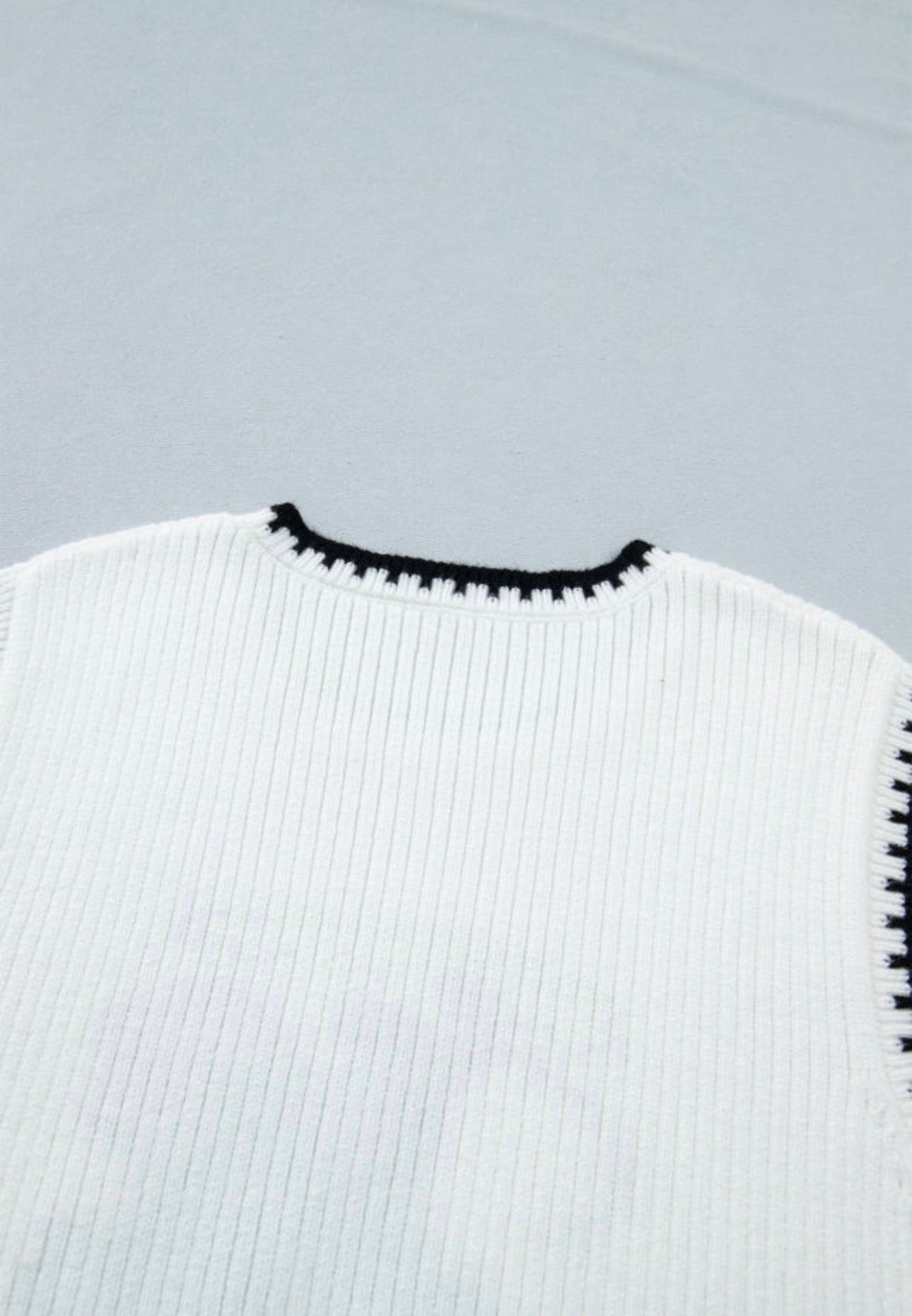 White Contrast Trim Round Neck Rodeo Cowboy Sweater Vest